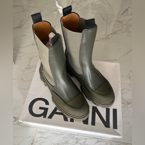 BNWT GANNI Cleated Mid Chelsea Tonal Boots - Picture 6 of 6